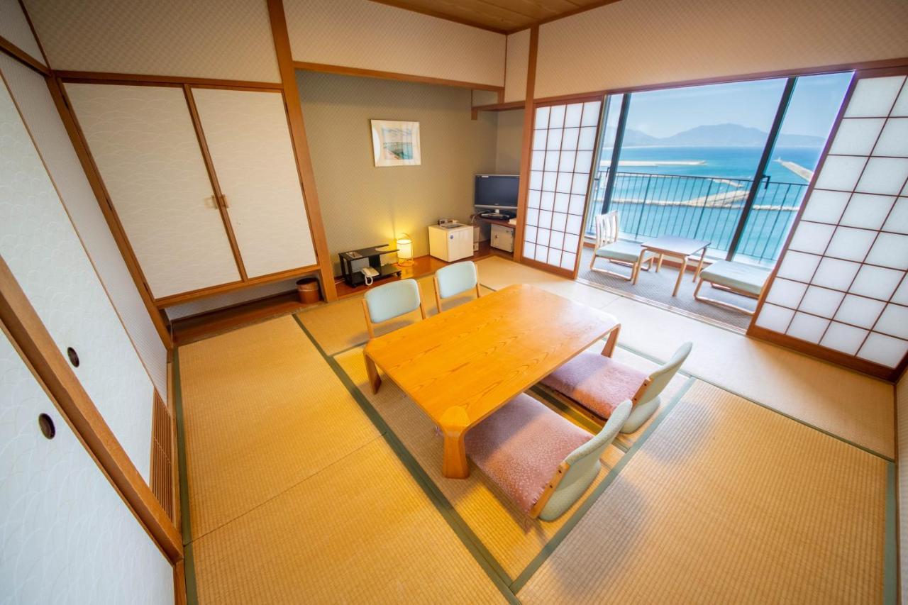 Отель Kokumin Shukusha Marine Terrace Ashiya Китакюсю Экстерьер фото